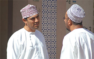 zwei Omani im Gespräch
